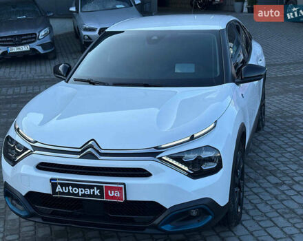 Белый Ситроен e-C4, объемом двигателя 0 л и пробегом 50 тыс. км за 16590 $, фото 4 на Automoto.ua