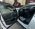 Ситроен e-C4 2023 в Ровно на Automoto.ua Белый Ситроен e-C4, объемом двигателя 0 л и пробегом 7 тыс. км за 17800 $, фото 8 на Automoto.ua