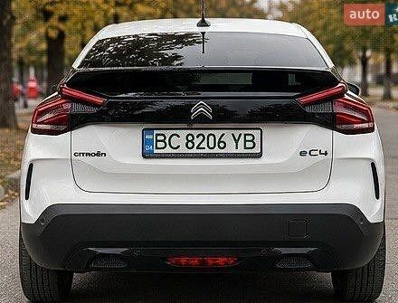 Белый Ситроен e-C4, объемом двигателя 0 л и пробегом 73 тыс. км за 16900 $, фото 4 на Automoto.ua