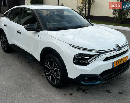 Ситроен e-C4 2023 в Ровно на Automoto.ua Белый Ситроен e-C4, объемом двигателя 0 л и пробегом 7 тыс. км за 17800 $, фото 2 на Automoto.ua