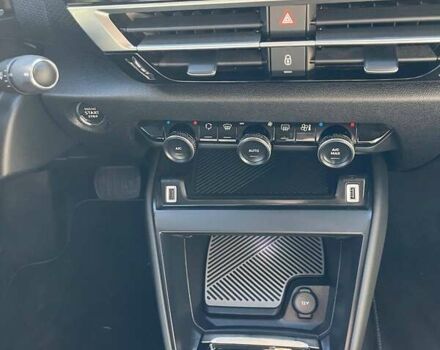 Ситроен e-C4 2021 в Умани на Automoto.ua Черный Ситроен e-C4, объемом двигателя 0 л и пробегом 32 тыс. км за 17200 $, фото 6 на Automoto.ua