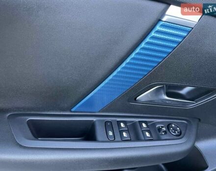 Ситроен e-C4 2021 в Умани на Automoto.ua Черный Ситроен e-C4, объемом двигателя 0 л и пробегом 32 тыс. км за 17200 $, фото 9 на Automoto.ua