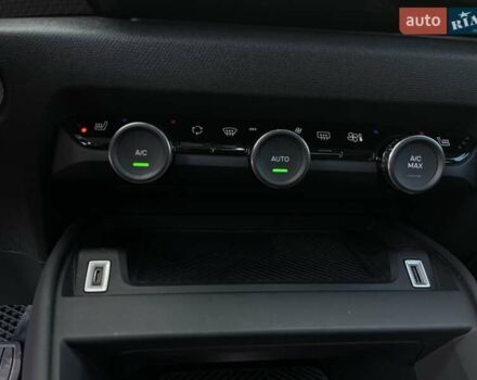 Чорний Сітроен e-C4, об'ємом двигуна 0 л та пробігом 55 тис. км за 18200 $, фото 21 на Automoto.ua