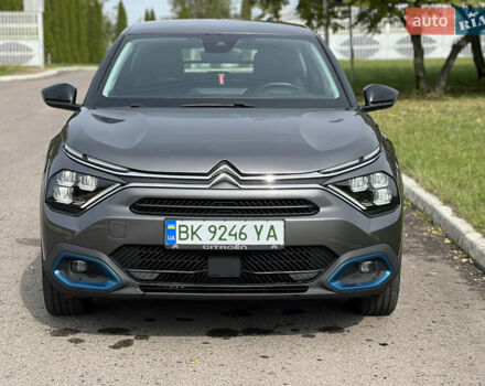 Серый Ситроен e-C4, объемом двигателя 0 л и пробегом 51 тыс. км за 16699 $, фото 1 на Automoto.ua