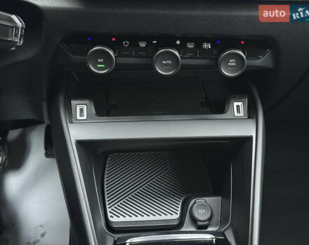 Серый Ситроен e-C4, объемом двигателя 0 л и пробегом 90 тыс. км за 16400 $, фото 31 на Automoto.ua