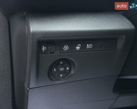 Серый Ситроен e-C4, объемом двигателя 0 л и пробегом 90 тыс. км за 16400 $, фото 20 на Automoto.ua