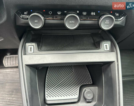 Серый Ситроен e-C4, объемом двигателя 0 л и пробегом 57 тыс. км за 16200 $, фото 32 на Automoto.ua