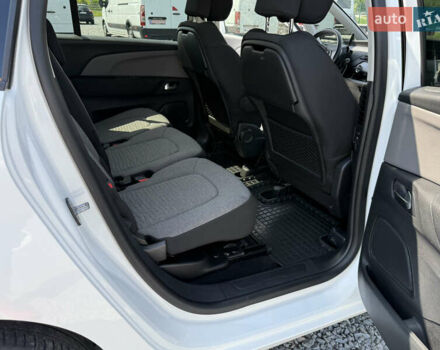 Ситроен Grand C4 SpaceToure 2019 в Дубно на Automoto.ua Белый Ситроен Grand C4 SpaceToure, объемом двигателя 2 л и пробегом 112 тыс. км за 18999 $, фото 32 на Automoto.ua