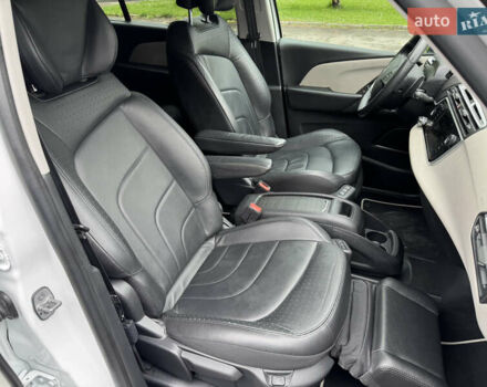 Ситроен Grand C4 SpaceToure 2019 в Ровно на Automoto.ua Белый Ситроен Grand C4 SpaceToure, объемом двигателя 1.5 л и пробегом 222 тыс. км за 16300 $, фото 17 на Automoto.ua