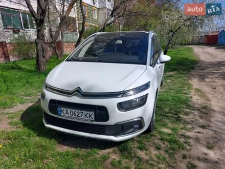 Сітроен Grand C4 SpaceToure 2019 у Белой Церкве на Automoto.ua Білий Сітроен Grand C4 SpaceToure, об'ємом двигуна 1.5 л та пробігом 270 тис. км за 14000 $, фото 1 на Automoto.ua