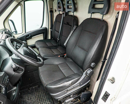 Белый Ситроен Jumper, объемом двигателя 2.2 л и пробегом 333 тыс. км за 12920 $, фото 6 на Automoto.ua