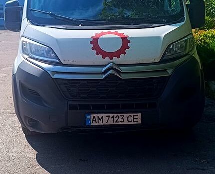 Белый Ситроен Jumper, объемом двигателя 2.2 л и пробегом 454 тыс. км за 11500 $, фото 1 на Automoto.ua