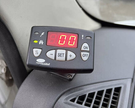 Белый Ситроен Jumper, объемом двигателя 2.5 л и пробегом 500 тыс. км за 12000 $, фото 11 на Automoto.ua