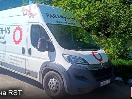 Белый Ситроен Jumper, объемом двигателя 2.2 л и пробегом 454 тыс. км за 11500 $, фото 1 на Automoto.ua