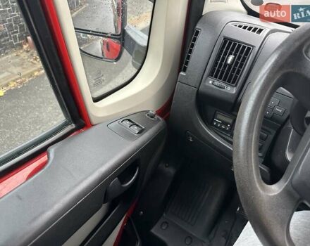 Красный Ситроен Jumper, объемом двигателя 2.2 л и пробегом 116 тыс. км за 12200 $, фото 3 на Automoto.ua