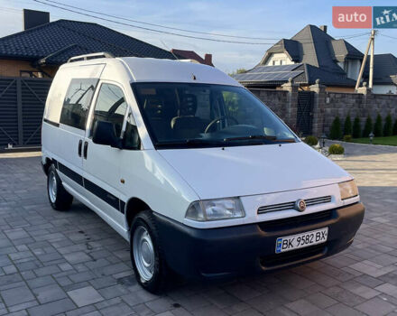 Белый Ситроен Jumpy, объемом двигателя 2 л и пробегом 255 тыс. км за 3150 $, фото 2 на Automoto.ua