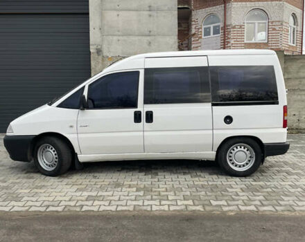 Белый Ситроен Jumpy, объемом двигателя 2 л и пробегом 226 тыс. км за 3900 $, фото 3 на Automoto.ua
