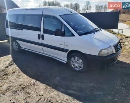 Белый Ситроен Jumpy, объемом двигателя 2 л и пробегом 290 тыс. км за 3999 $, фото 2 на Automoto.ua