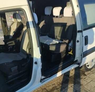 Белый Ситроен Jumpy, объемом двигателя 2 л и пробегом 380 тыс. км за 3800 $, фото 6 на Automoto.ua