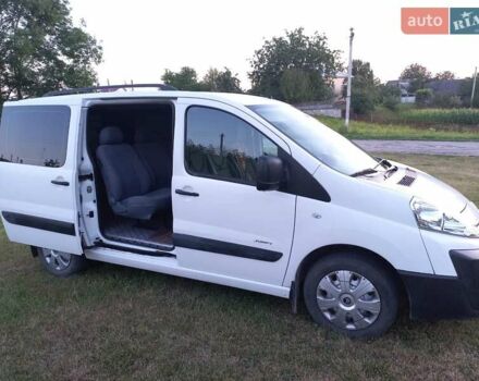 Белый Ситроен Jumpy, объемом двигателя 2 л и пробегом 236 тыс. км за 6250 $, фото 2 на Automoto.ua