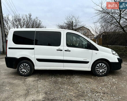 Белый Ситроен Jumpy, объемом двигателя 2 л и пробегом 225 тыс. км за 6300 $, фото 4 на Automoto.ua