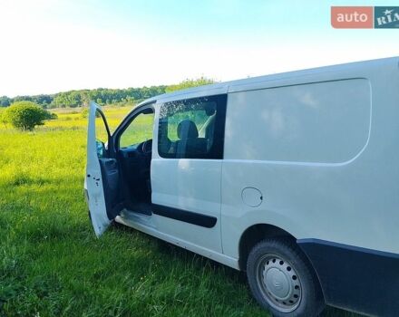 Белый Ситроен Jumpy, объемом двигателя 1.56 л и пробегом 235 тыс. км за 5200 $, фото 3 на Automoto.ua