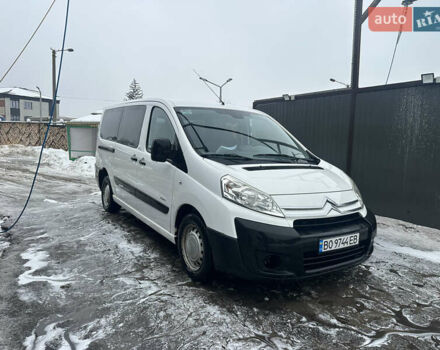 Белый Ситроен Jumpy, объемом двигателя 2 л и пробегом 155 тыс. км за 8555 $, фото 1 на Automoto.ua