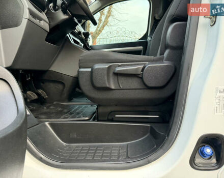 Белый Ситроен Jumpy, объемом двигателя 2 л и пробегом 215 тыс. км за 16900 $, фото 27 на Automoto.ua