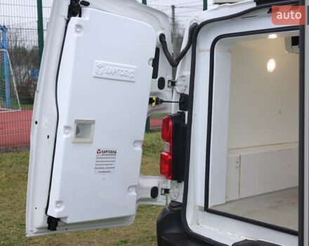 Білий Сітроен Jumpy, об'ємом двигуна 2 л та пробігом 152 тис. км за 23800 $, фото 18 на Automoto.ua