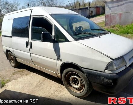 Белый Ситроен Jumpy, объемом двигателя 2 л и пробегом 270 тыс. км за 2200 $, фото 4 на Automoto.ua