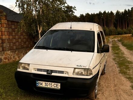 Сітроен Jumpy 2000 у Сарнах на Automoto.ua Білий Сітроен Jumpy, об'ємом двигуна 1.9 л та пробігом 300 тис. км за 2250 $, фото 1 на Automoto.ua