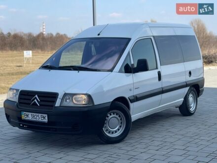 Белый Ситроен Jumpy, объемом двигателя 2 л и пробегом 300 тыс. км за 4650 $, фото 1 на Automoto.ua