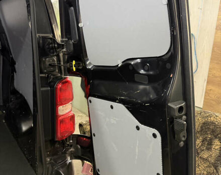 Чорний Сітроен Jumpy, об'ємом двигуна 2 л та пробігом 250 тис. км за 18700 $, фото 19 на Automoto.ua