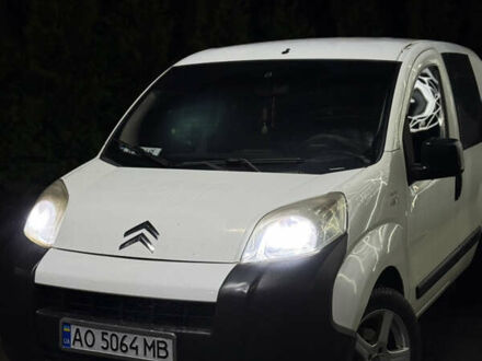 Белый Ситроен Nemo, объемом двигателя 1.4 л и пробегом 300 тыс. км за 4900 $, фото 1 на Automoto.ua
