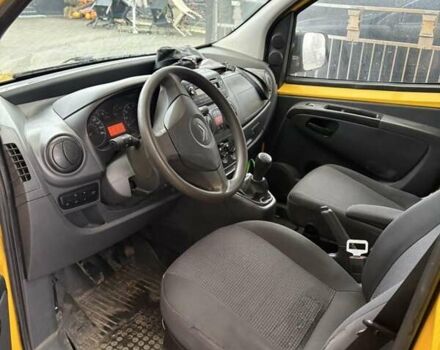 Желтый Ситроен Nemo, объемом двигателя 1.4 л и пробегом 253 тыс. км за 4300 $, фото 4 на Automoto.ua