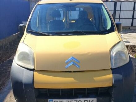 Желтый Ситроен Nemo, объемом двигателя 1.4 л и пробегом 255 тыс. км за 3800 $, фото 1 на Automoto.ua