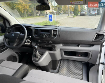 Белый Ситроен Space Tourer, объемом двигателя 2 л и пробегом 185 тыс. км за 15500 $, фото 8 на Automoto.ua