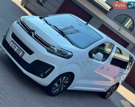 Белый Ситроен Space Tourer, объемом двигателя 2 л и пробегом 275 тыс. км за 18650 $, фото 1 на Automoto.ua