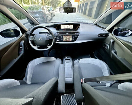 Черный Ситроен Space Tourer, объемом двигателя 2 л и пробегом 188 тыс. км за 15450 $, фото 66 на Automoto.ua
