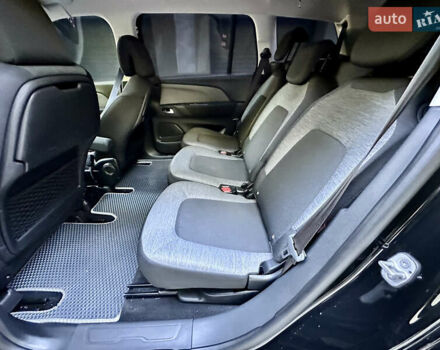 Черный Ситроен Space Tourer, объемом двигателя 2 л и пробегом 188 тыс. км за 15450 $, фото 61 на Automoto.ua