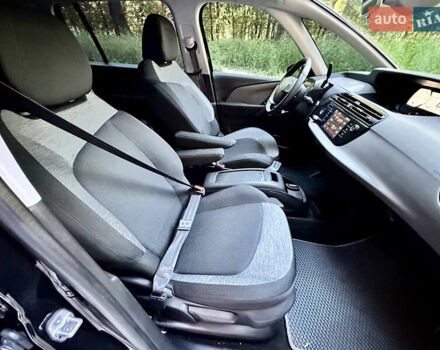 Черный Ситроен Space Tourer, объемом двигателя 2 л и пробегом 188 тыс. км за 15450 $, фото 75 на Automoto.ua