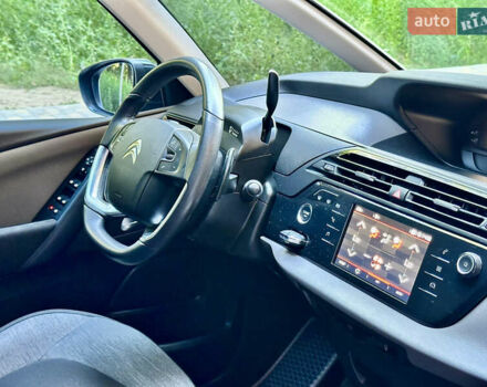 Черный Ситроен Space Tourer, объемом двигателя 2 л и пробегом 188 тыс. км за 15450 $, фото 77 на Automoto.ua