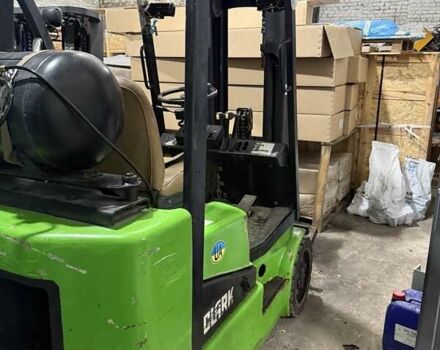 Зеленый Кларк ЦГП, объемом двигателя 2.5 л и пробегом 0 тыс. км за 6000 $, фото 3 на Automoto.ua