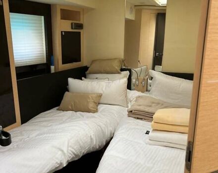 Білий Кранчі Flybridge, об'ємом двигуна 8 л та пробігом 1 тис. км за 863685 $, фото 5 на Automoto.ua