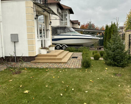 Белый Кроунлайн 220, объемом двигателя 5 л и пробегом 200 тыс. км за 29999 $, фото 2 на Automoto.ua