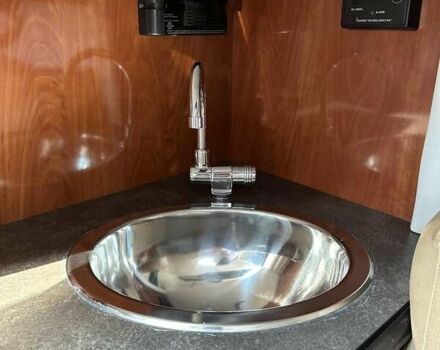 Белый Кроунлайн SC, объемом двигателя 5.7 л и пробегом 1 тыс. км за 65000 $, фото 21 на Automoto.ua