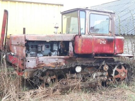 ДТ 75 1988 в Житомире на Automoto.ua Красный ДТ 75, объемом двигателя 0 л и пробегом 10 тыс. км за 168590 $, фото 1 на Automoto.ua