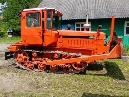 ДТ 75 1991 в Путиле на Automoto.ua Красный ДТ 75, объемом двигателя 0 л и пробегом 100 тыс. км за 7100 $, фото 1 на Automoto.ua