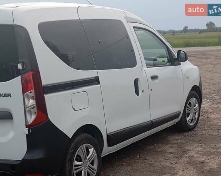 Белый Дачия Доккер, объемом двигателя 1.6 л и пробегом 280 тыс. км за 6200 $, фото 5 на Automoto.ua