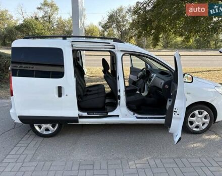 Дачия Доккер 2013 в Запорожье на Automoto.ua Белый Дачия Доккер, объемом двигателя 1.5 л и пробегом 205 тыс. км за 7200 $, фото 11 на Automoto.ua